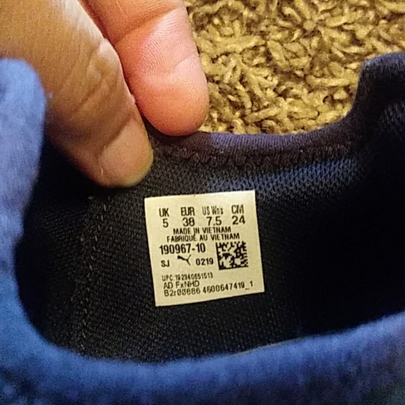 Shoes - Picture 4 of 6